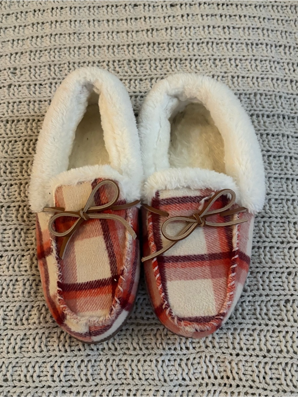 Cozy Plaid Fleece Lined Moccasin Slippers - Cream & Red Plaid